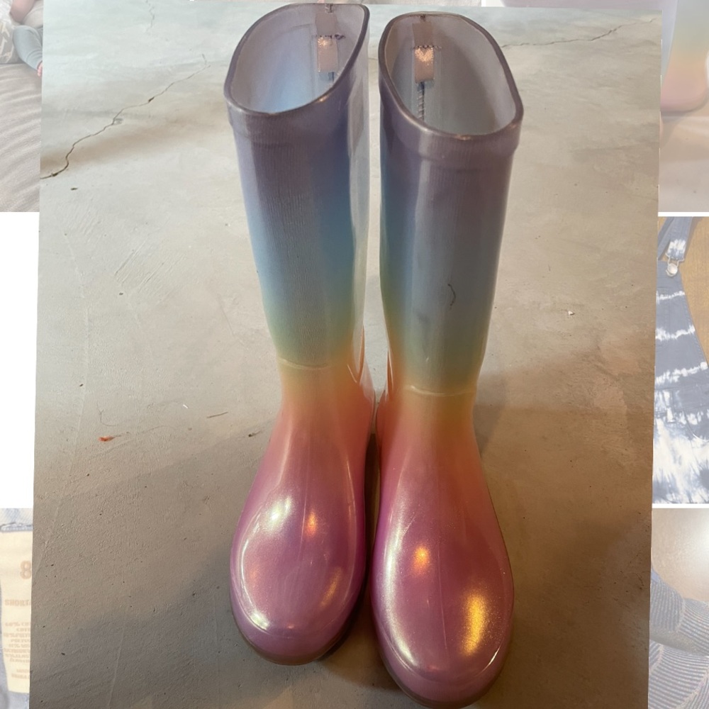 Girls size 1 rain boots